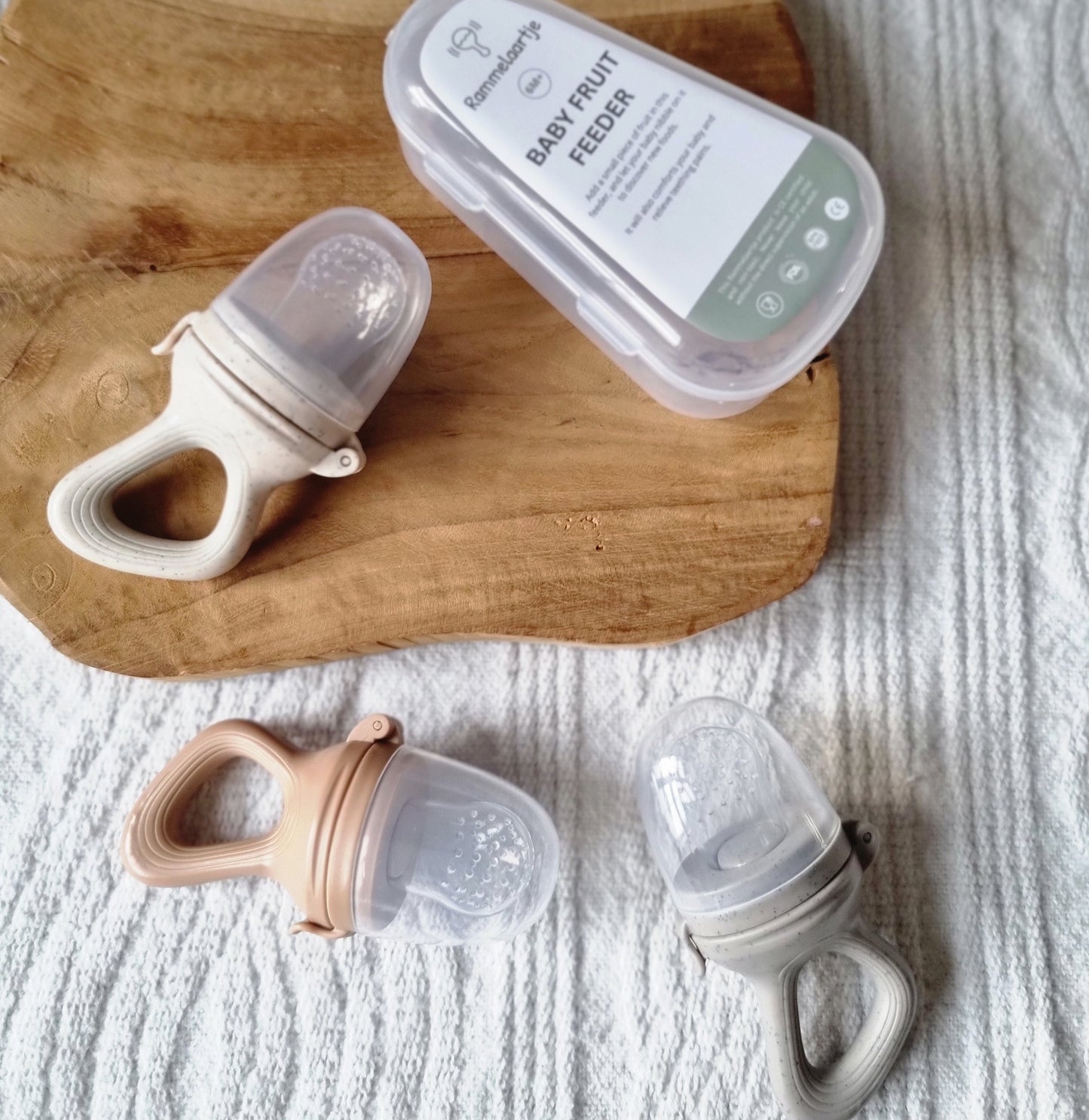 Fruit Feeder Fopspeen - Zand Gestippeld