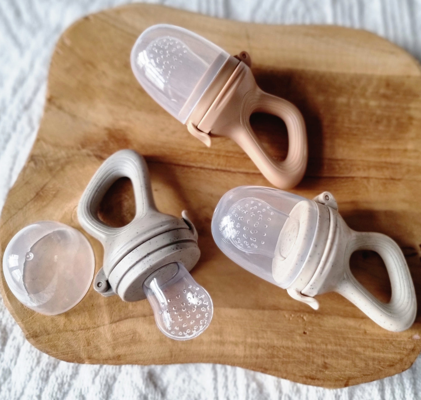 Fruit Feeder Fopspeen - Beige Gestippeld