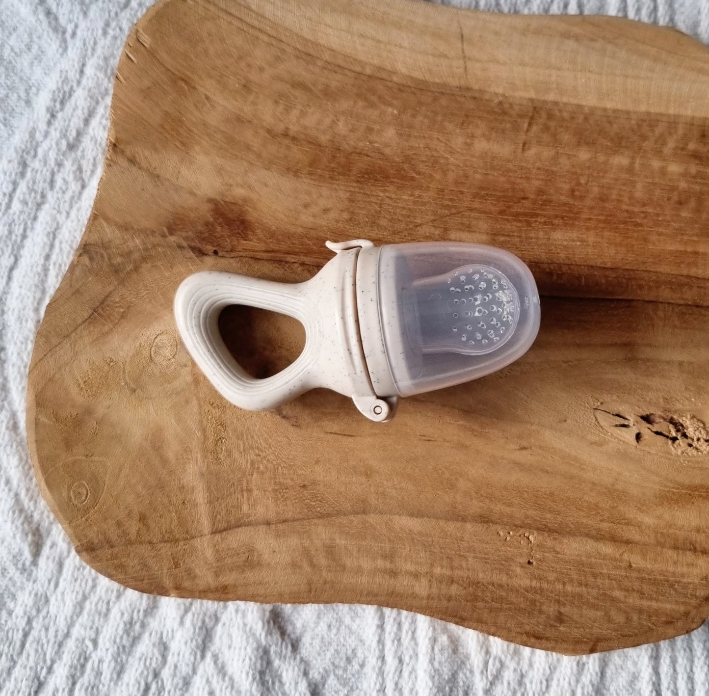 Fruit Feeder Fopspeen - Beige Gestippeld