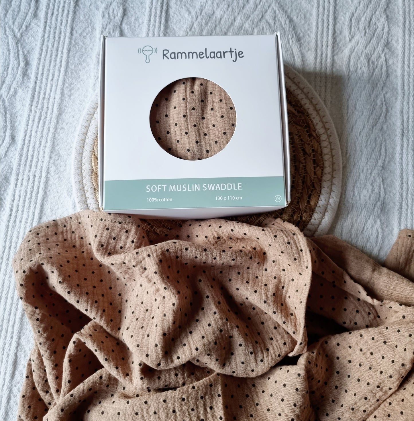 Hydrofiele doek XL - Zachtbruin met polkadot Stippen 130x110cm