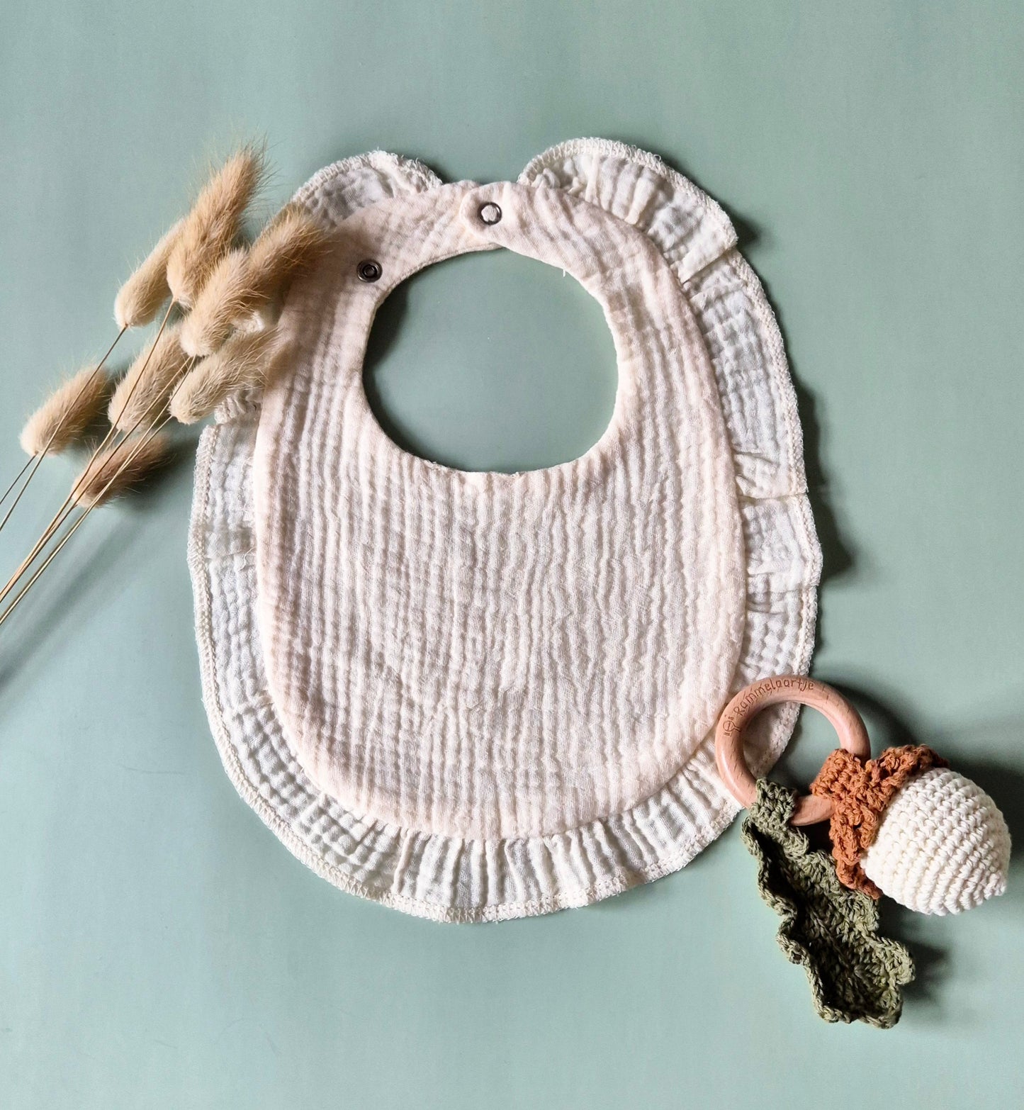 Zachte hydrofiele slabber met ruches beige