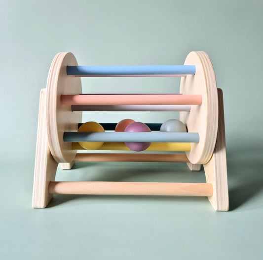 Houten Draaibare Montessori Rad met Balletjes – Stimuleert Motorische Ontwikkeling