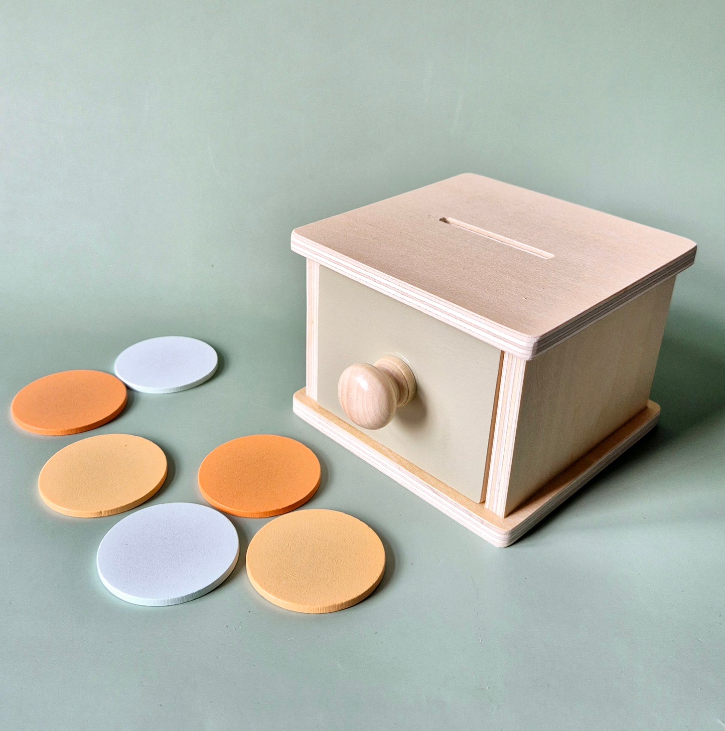 Houten Montessori Speeldoos met Lade & Gekleurde Schijfjes – Stimuleert Motorische Ontwikkeling