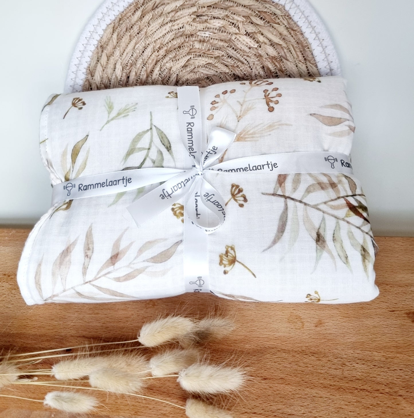 Ledikant dekentje 100x70cm zachte bamboe katoen - Zachtbeige Floral