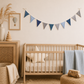 Hydrofiele vlaggenlijn van mousseline katoen in verschillende blauwtinten voor de babykamer, 2,5 meter lang.