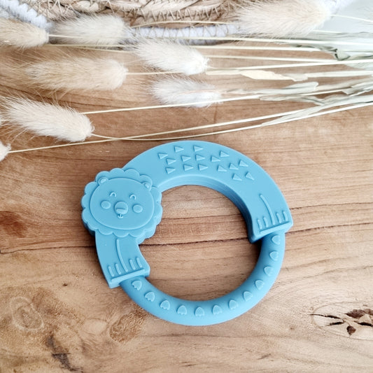 Siliconen bijtring Leeuw - Poederblauw