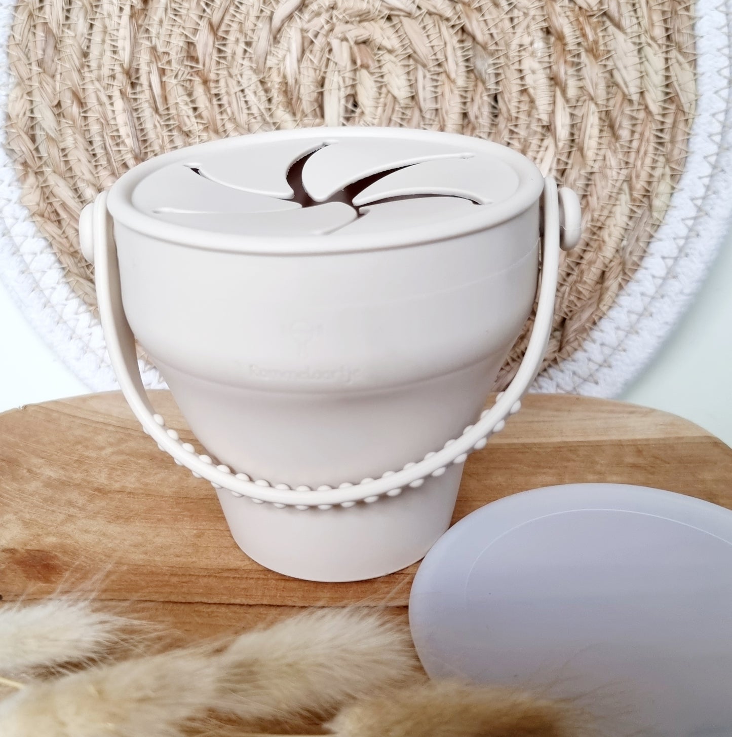 Siliconen opvouwbare snack cup met deksel - Beige